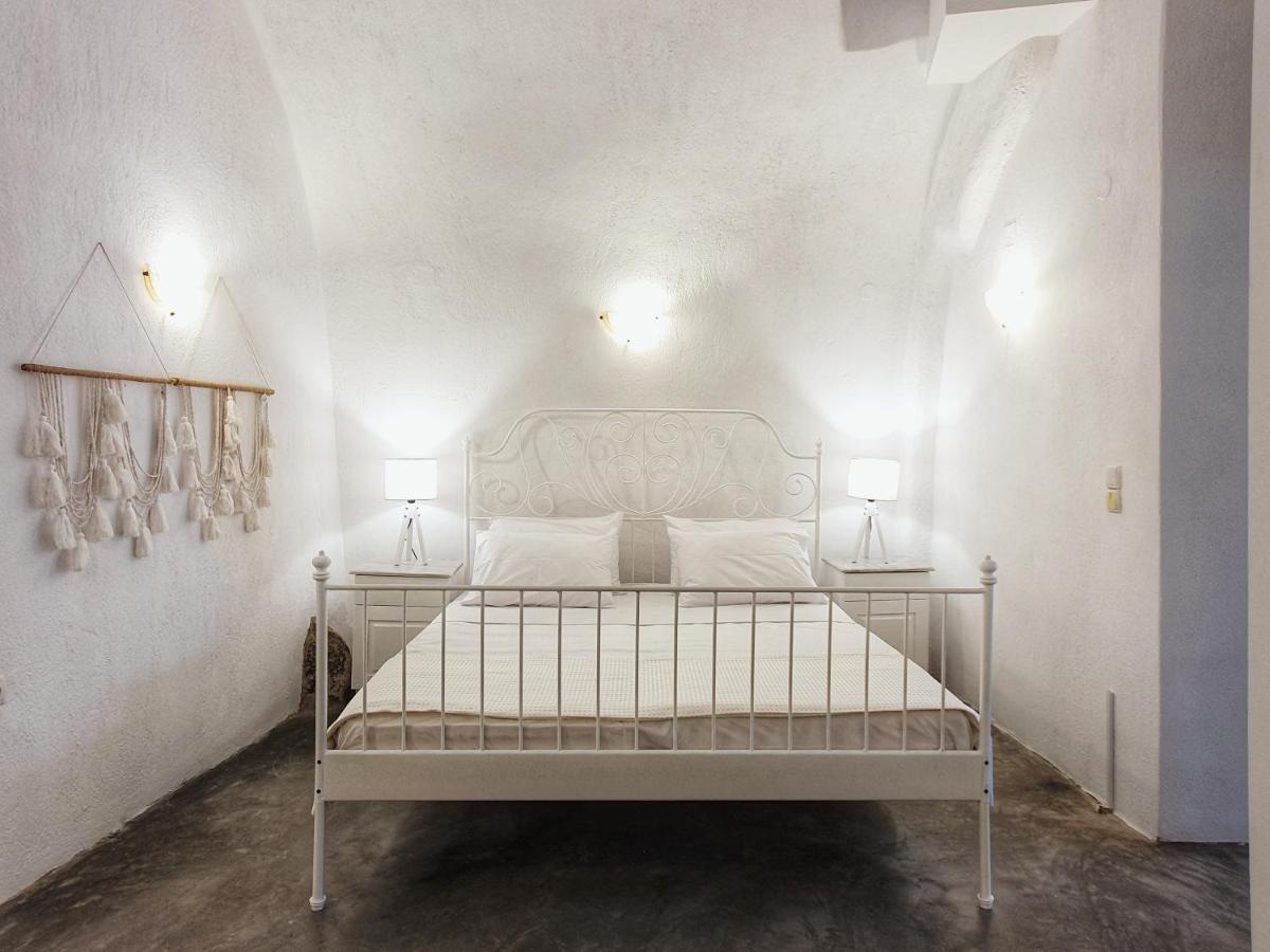 Navita Cave Houses Fira  Exterior foto