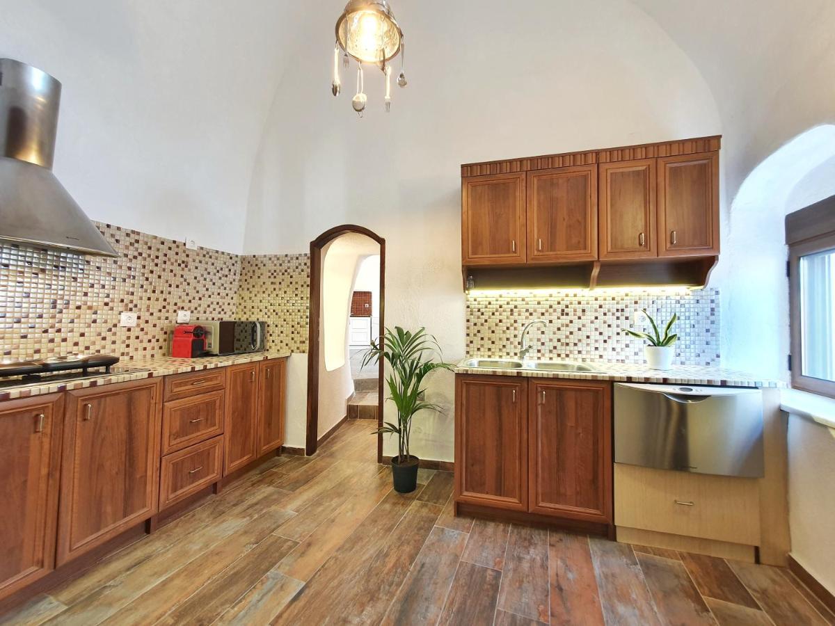 Navita Cave Houses Fira  Exterior foto